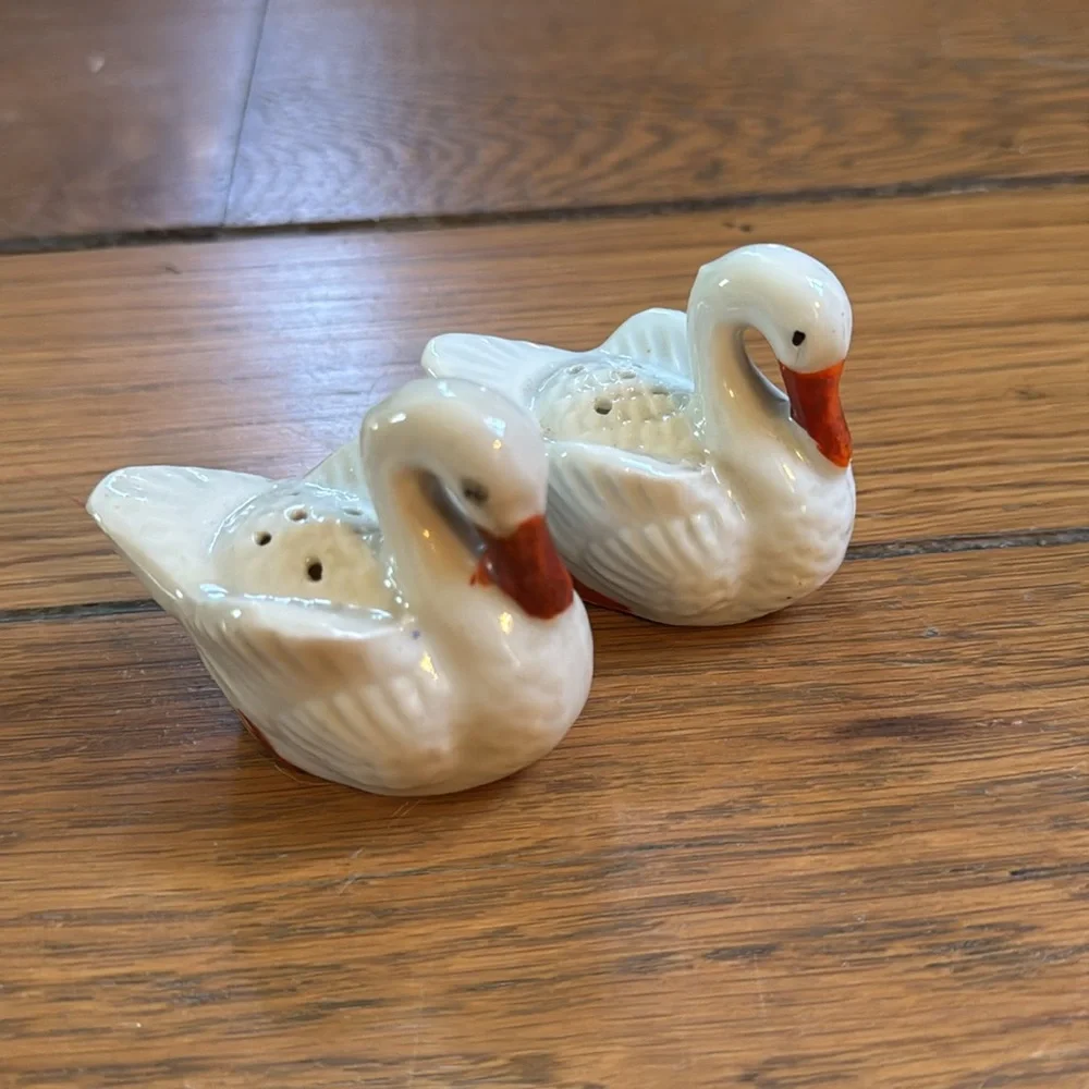 Salt & Pepper Shaker Bundle Turkey Baseball Swans Collectables‎ Vintage Japan